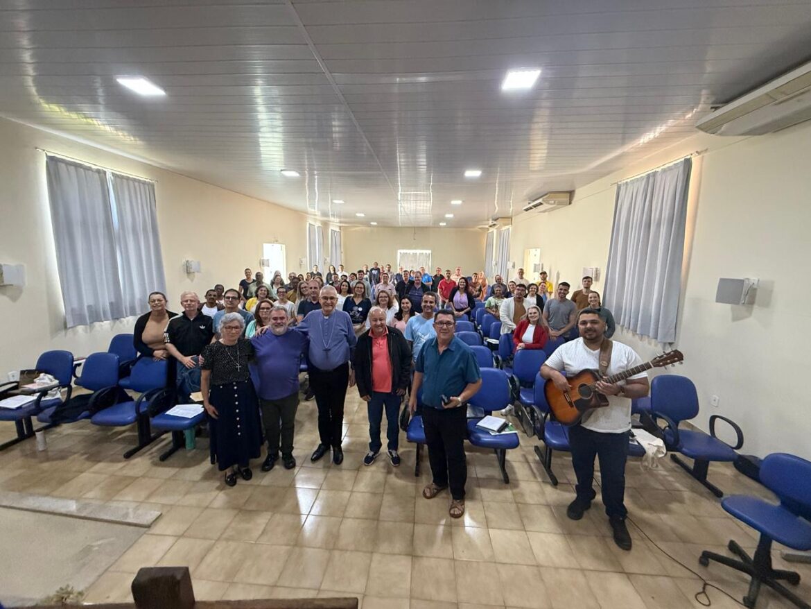 DIOCESE DE COLATINA REALIZA REFLEXÃO SOBRE A SINODALIDADE EM ENCONTRO AMPLIADO DO CONSELHO DIOCESANO DE PASTORAL