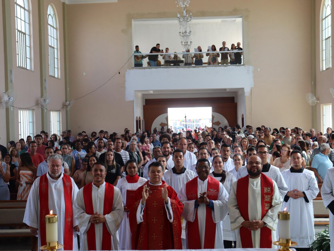 PARÓQUIA SÃO PAULO APÓSTOLO CELEBRA FESTA DO PADROEIRO EM BEBEDOURO, LINHARES