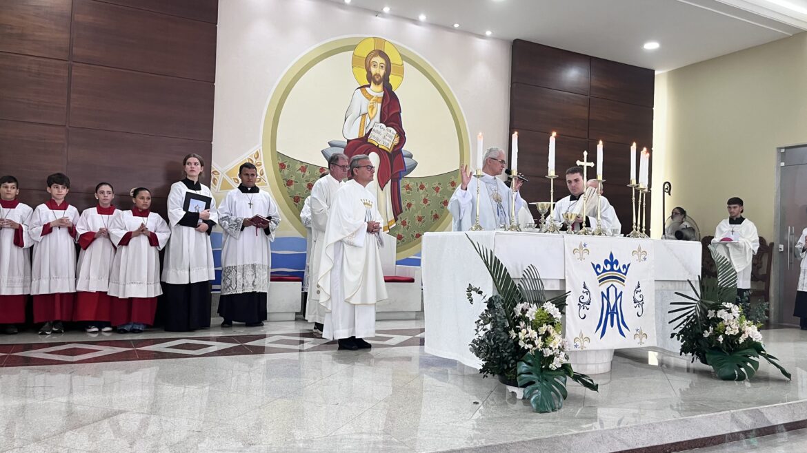 PARÓQUIA NOSSA SENHORA DA GLÓRIA CELEBRA JUBILEU DE DIAMANTE COM FÉ E EMOÇÃO