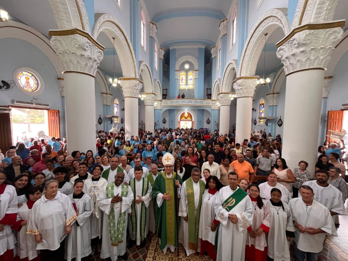 PADRE CREMILSON  TOMA POSSE COMO NOVO PÁROCO DA PARÓQUIA NOSSA SENHORA AUXILIADORA EM ITARANA