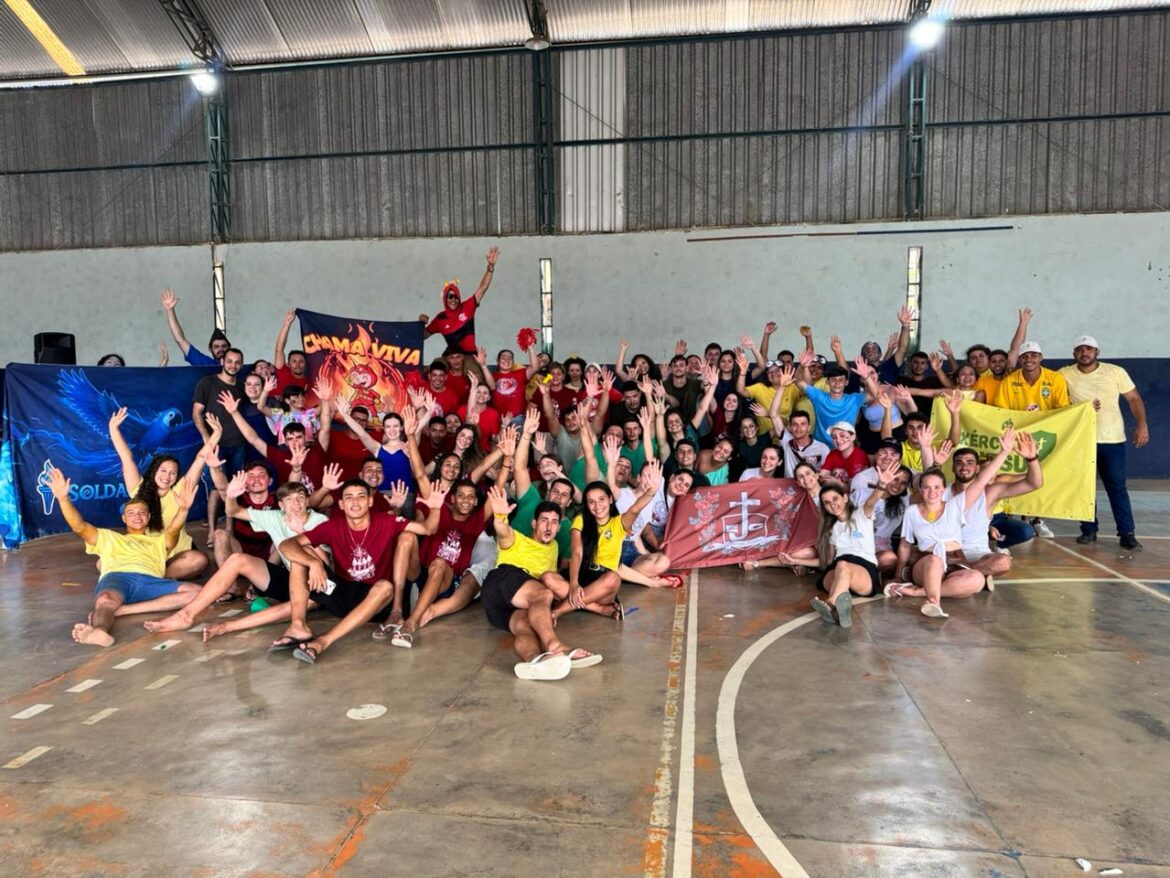 EJC SAGRADA FAMÍLIA ARRECADA SETE TONELADAS DE ALIMENTOS NA III GINCANA DA JUVENTUDE