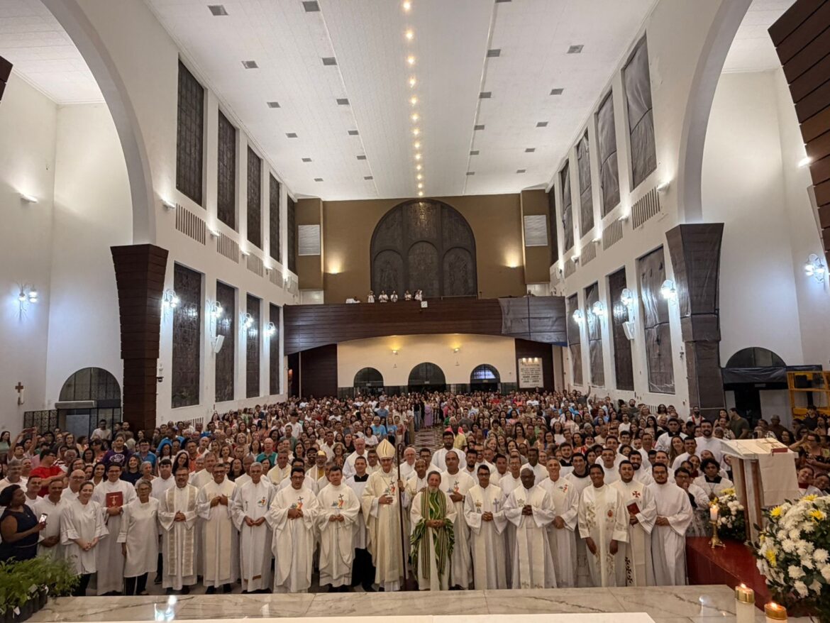 DIOCESE DE COLATINA ENCERRA ANO JUBILAR COM SOLENE CELEBRAÇÃO EUCARÍSTICA NA CATEDRAL
