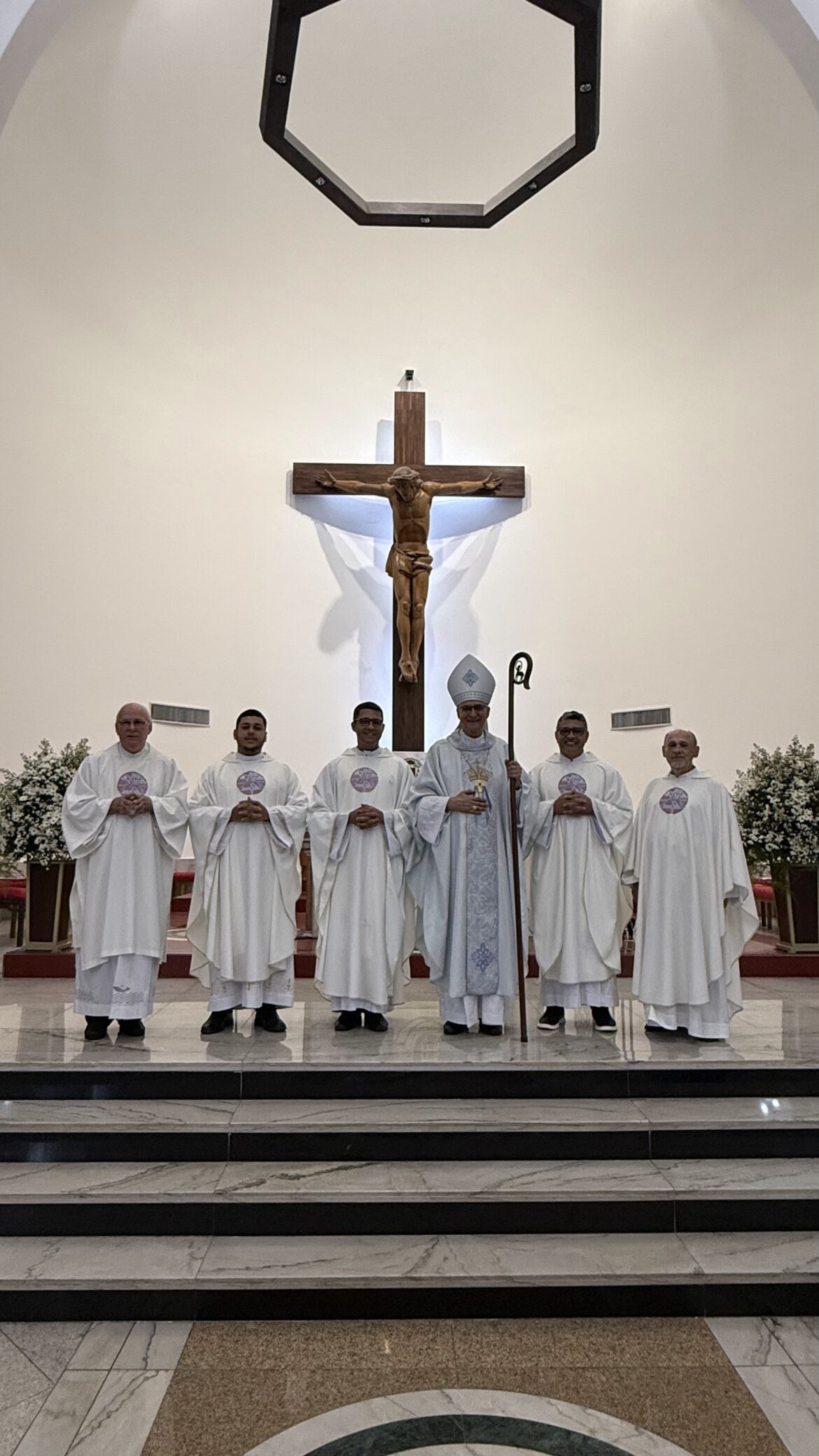 DIOCESE DE COLATINA CELEBRA 4º ANIVERSÁRIO DE POSSE CANÔNICA DE DOM LAURO SÉRGIO VERSIANI BARBOSA