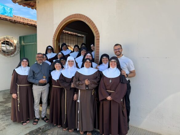 WhatsApp Image 2026-03-16 at 19.35.04 (3) Dom Vanthuy visita a Diocese de Colatina e conduz retiro do clero