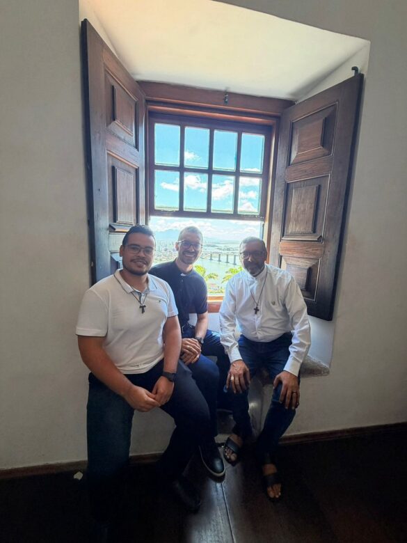 WhatsApp Image 2026-03-16 at 19.35.04 Dom Vanthuy visita a Diocese de Colatina e conduz retiro do clero