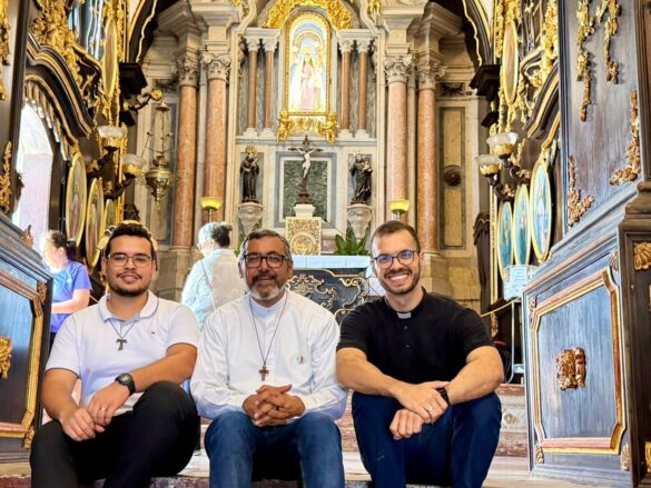 WhatsApp Image 2026-03-16 at 19.35.05 (1) Dom Vanthuy visita a Diocese de Colatina e conduz retiro do clero