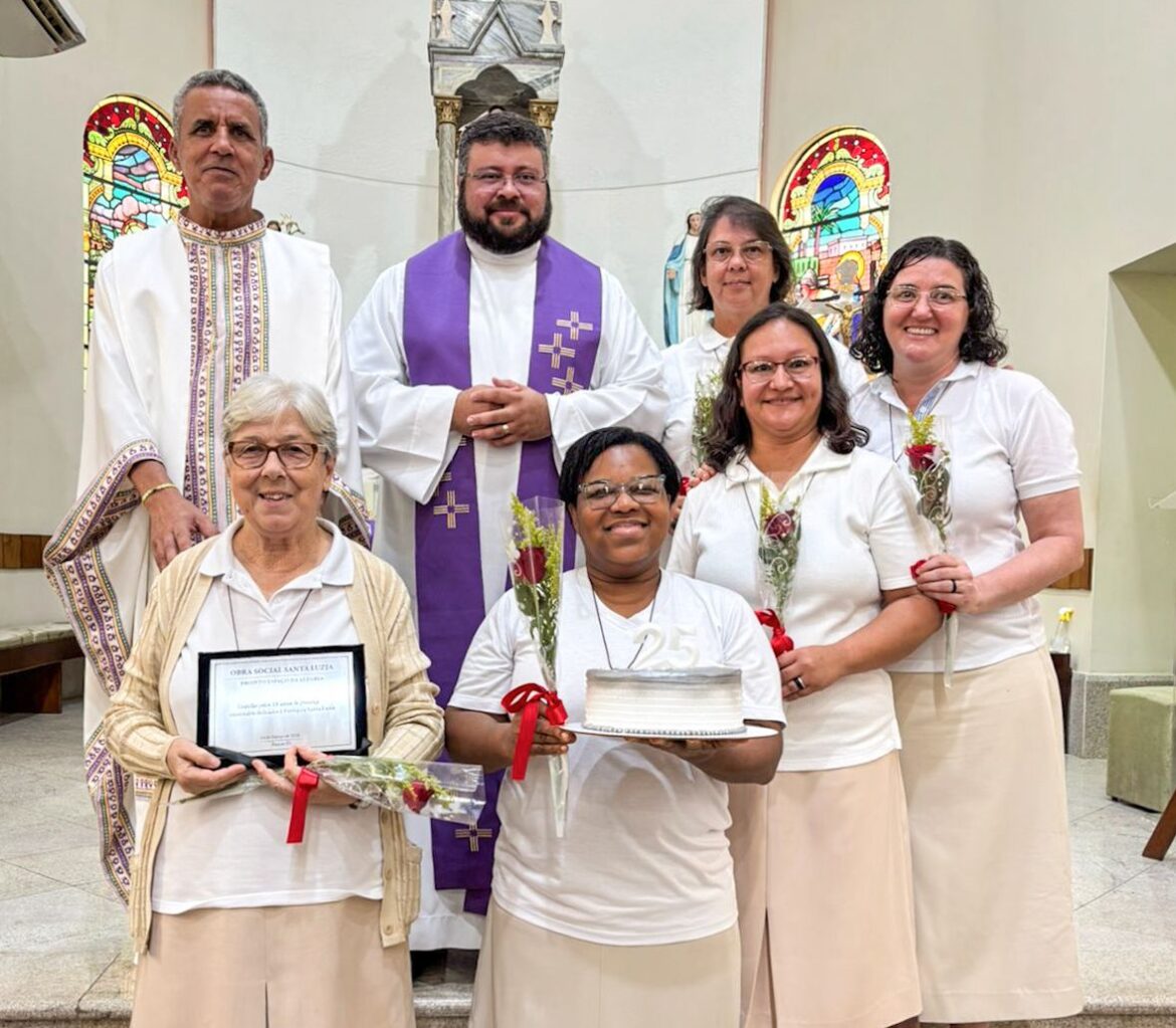 25 anos das Irmãs Mínimas na Paróquia Santa Luzia