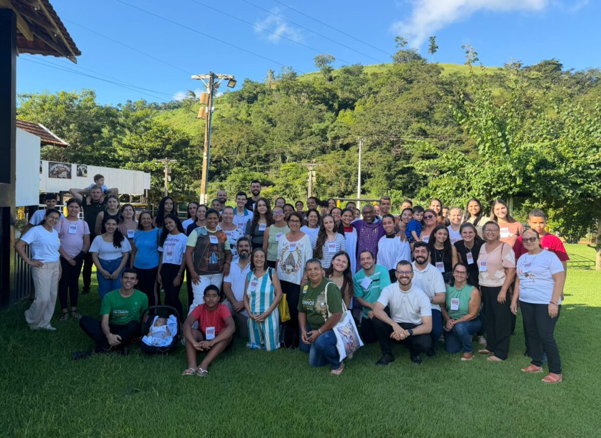 Seminaristas realizam missão em Laranja da Terra
