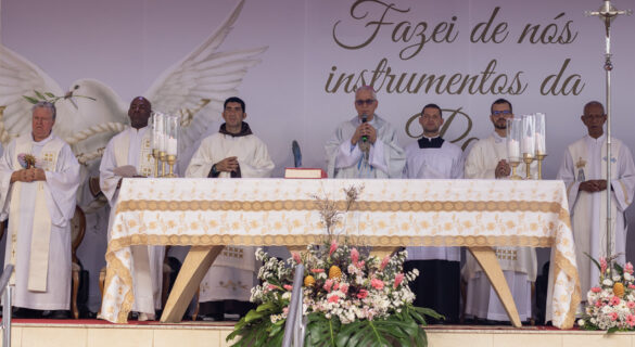 DESTAQUE_COLATINA_002.jpg Dom Lauro preside Missa na Festa da Penha