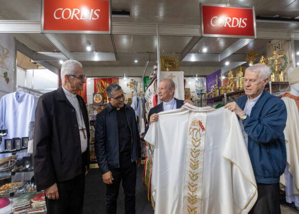 Diocese de Colatina presenteia Arquidiocese de Aparecida