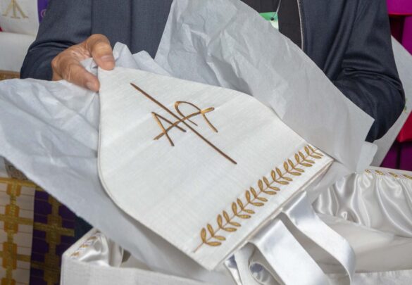 Diocese de Colatina presenteia Arquidiocese de Aparecida