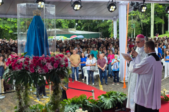 IMG_0001.jpg Dom Lauro preside Missa na Festa da Penha