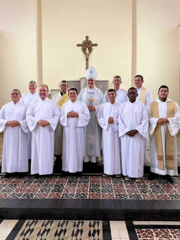 IMG_5407.JPG Candidatos ao diaconato permanente recebem ministério de leitor