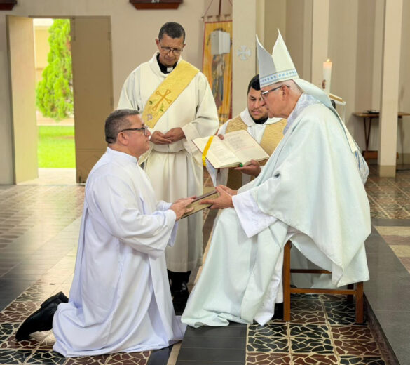 IMG_5411.JPG Candidatos ao diaconato permanente recebem ministério de leitor