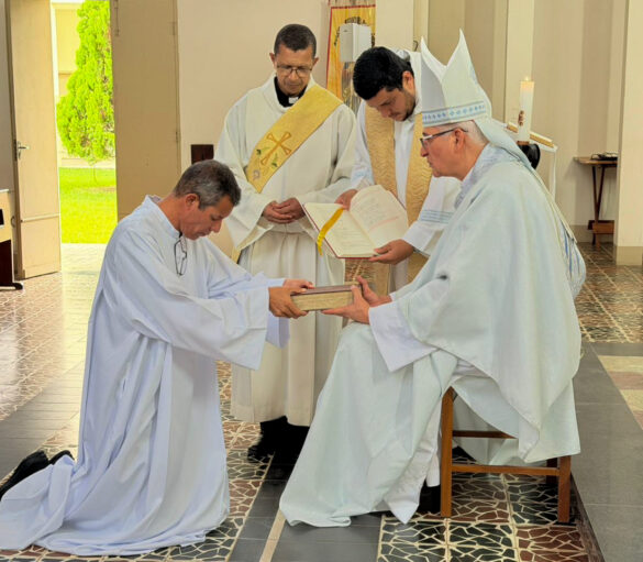 IMG_5416.JPG Candidatos ao diaconato permanente recebem ministério de leitor