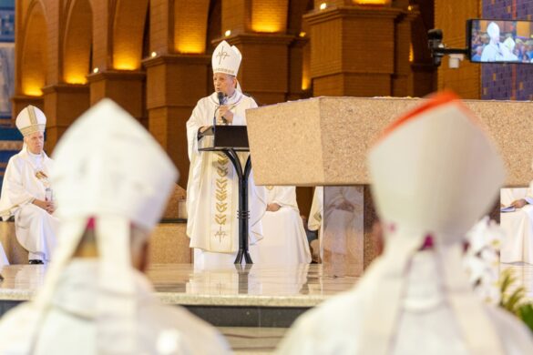 Dom Lauro participa da posse canônica do novo Arcebispo de Aparecida