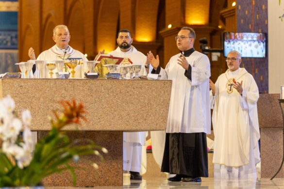 Dom Lauro participa da posse canônica do novo Arcebispo de Aparecida