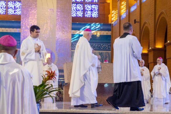 Dom Lauro participa da posse canônica do novo Arcebispo de Aparecida
