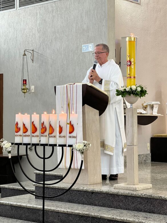 Dom Lauro celebra Crisma de 245 jovens em Linhares