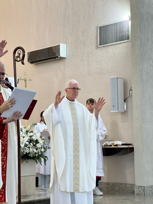 Dom Lauro celebra Crisma de 245 jovens em Linhares