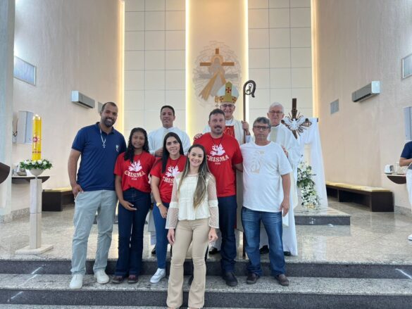 Dom Lauro celebra Crisma de 245 jovens em Linhares