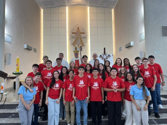 Dom Lauro celebra Crisma de 245 jovens em Linhares