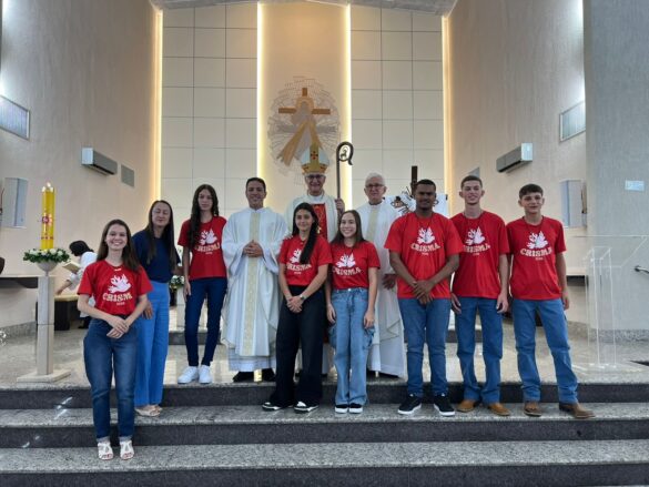 Dom Lauro celebra Crisma de 245 jovens em Linhares