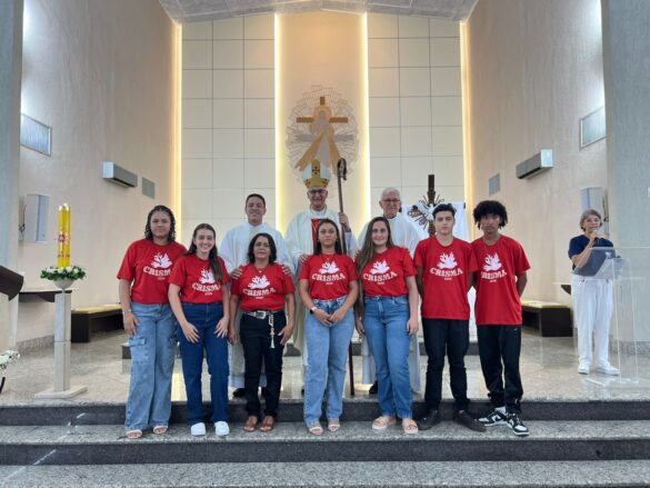 Dom Lauro celebra Crisma de 245 jovens em Linhares