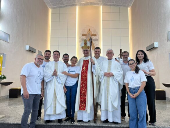 Dom Lauro celebra Crisma de 245 jovens em Linhares
