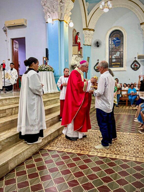 Primeiro dia da novena reúne fiéis em Itarana
