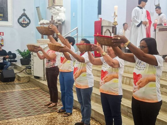 Primeiro dia da novena reúne fiéis em Itarana
