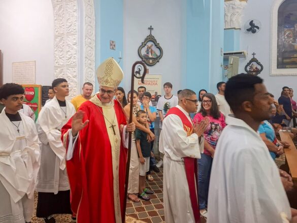 Primeiro dia da novena reúne fiéis em Itarana