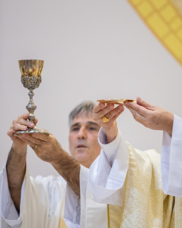 Paróquia celebra Santa Rita de Cássia com fé e devoção em Linhares