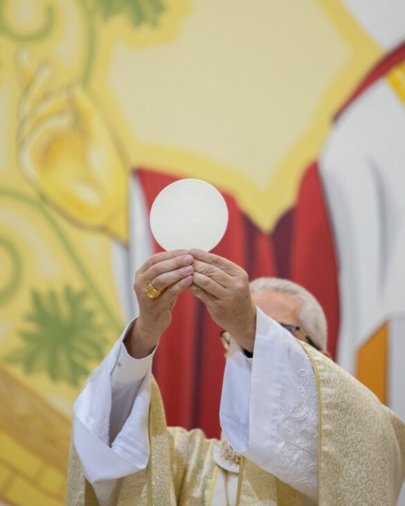 Paróquia celebra Santa Rita de Cássia com fé e devoção em Linhares