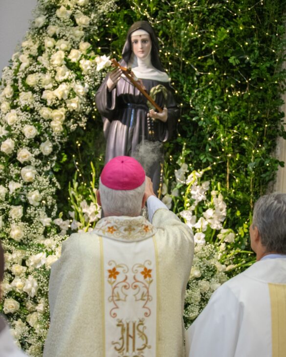 Paróquia celebra Santa Rita de Cássia com fé e devoção em Linhares
