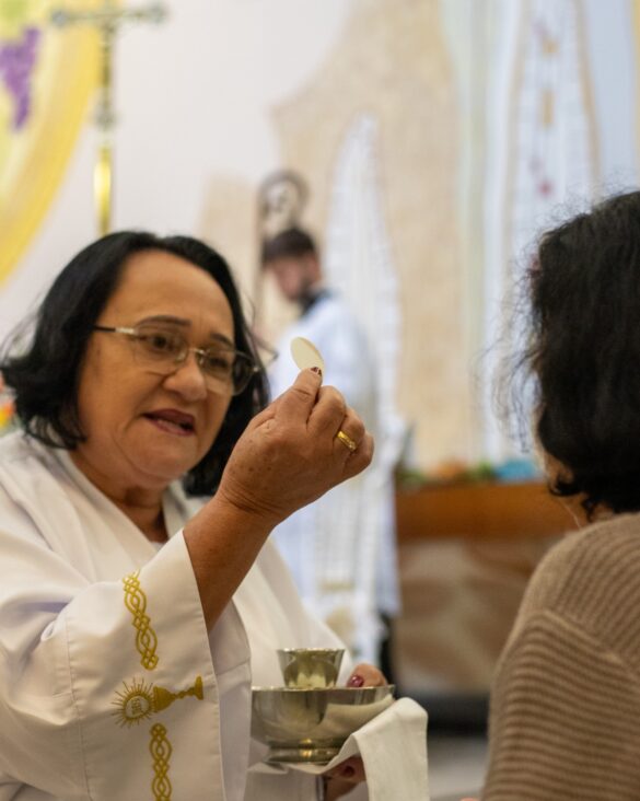 Paróquia celebra Santa Rita de Cássia com fé e devoção em Linhares