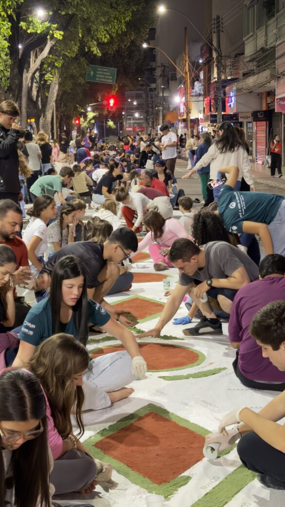 Tapetes de Corpus Christi da Catedral unem tradição e catequese sobre o amor de Cristo aos pobres