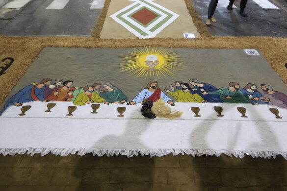 Tapetes de Corpus Christi da Catedral unem tradição e catequese sobre o amor de Cristo aos pobres