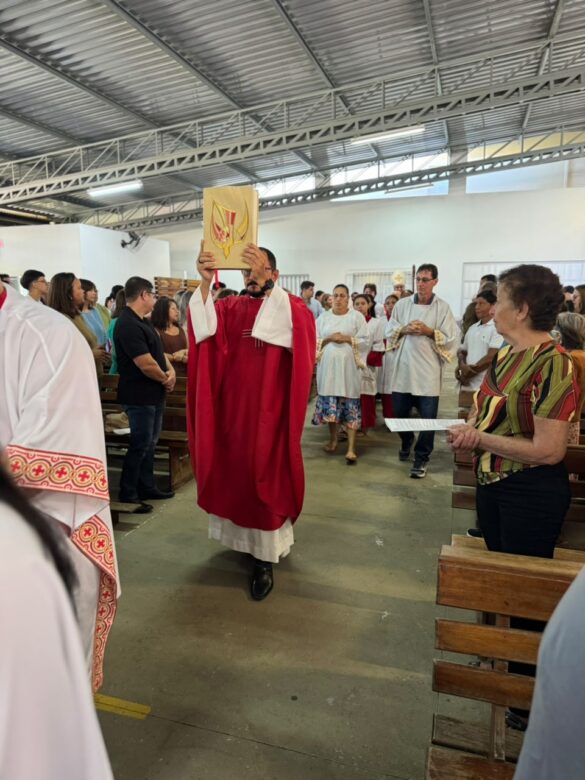 Pentecostes é marcado pelo envio de 99 ministros em Maria das Graças