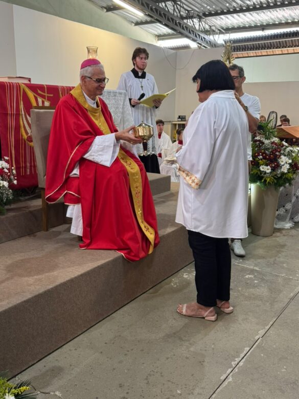 Pentecostes é marcado pelo envio de 99 ministros em Maria das Graças