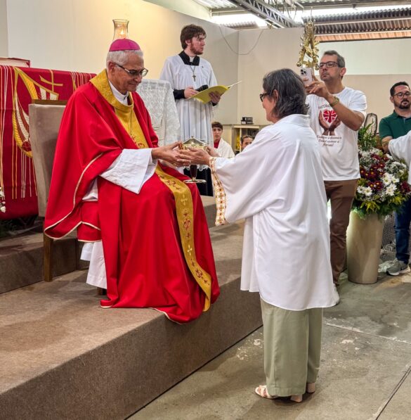 Pentecostes é marcado pelo envio de 99 ministros em Maria das Graças