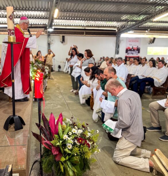 Pentecostes é marcado pelo envio de 99 ministros em Maria das Graças