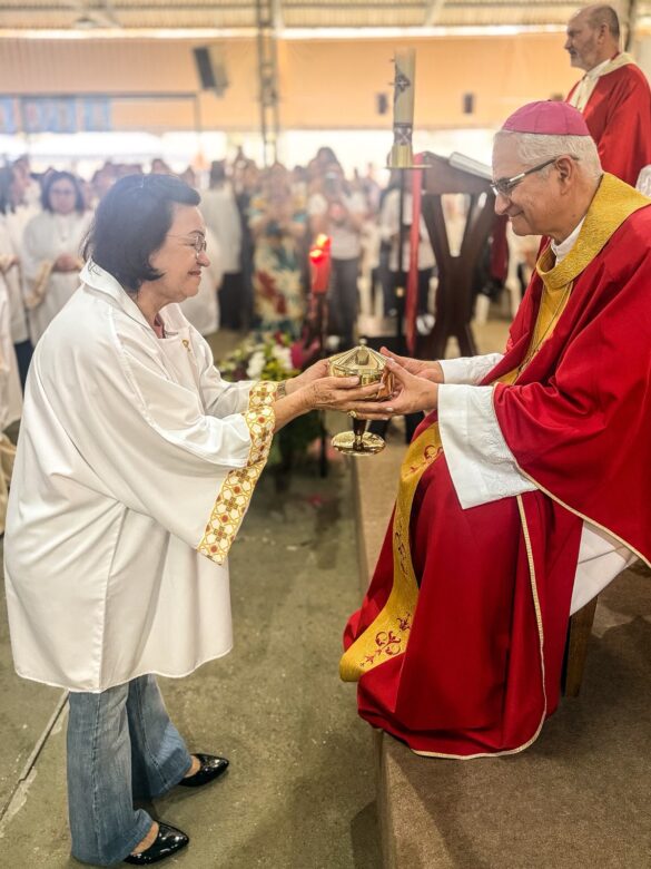 Pentecostes é marcado pelo envio de 99 ministros em Maria das Graças