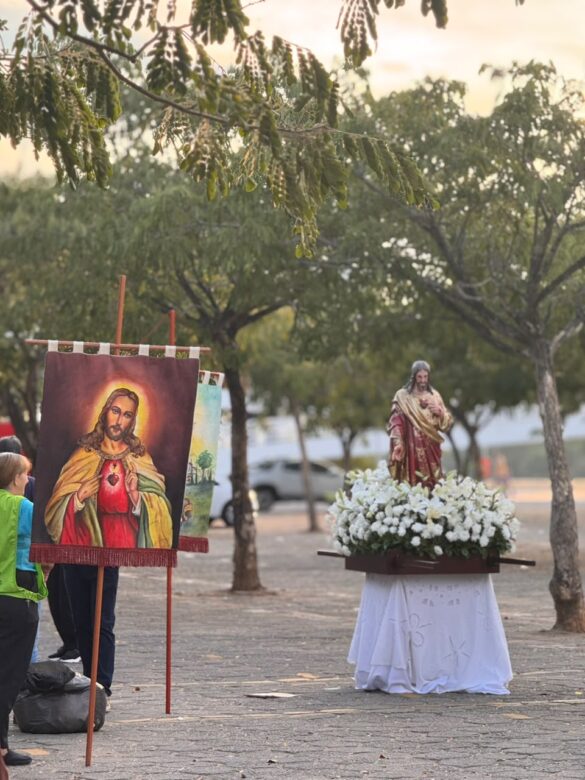 WhatsApp Image 2026-06-12 at 18.03.45 Do Coração de Jesus brota a paz que desarma o mundo