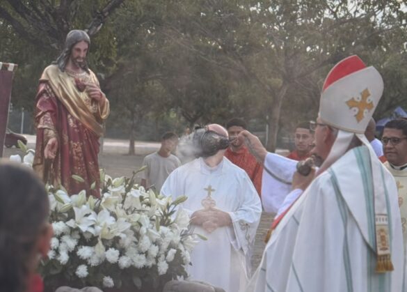WhatsApp Image 2026-06-12 at 18.04.03 (1) Do Coração de Jesus brota a paz que desarma o mundo