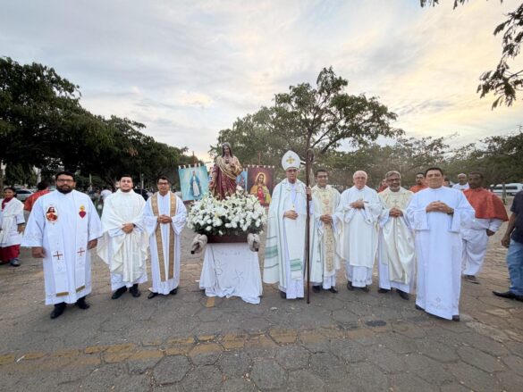 WhatsApp Image 2026-06-17 at 09.56.09 Do Coração de Jesus brota a paz que desarma o mundo