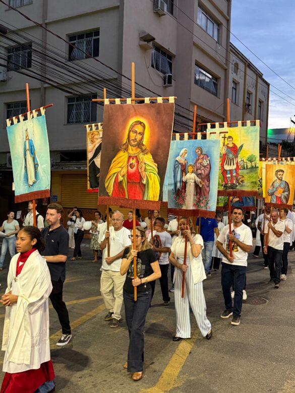 WhatsApp Image 2026-06-17 at 10.10.50 (2) Do Coração de Jesus brota a paz que desarma o mundo