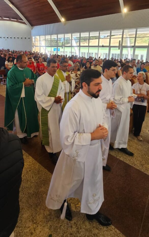 WhatsApp Image 2026-07-14 at 07.53.42 (1) Romaria diocesana reúne famílias no Santuário da Saúde